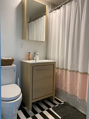 Rented by Nooklyn NYC LLC | media 72