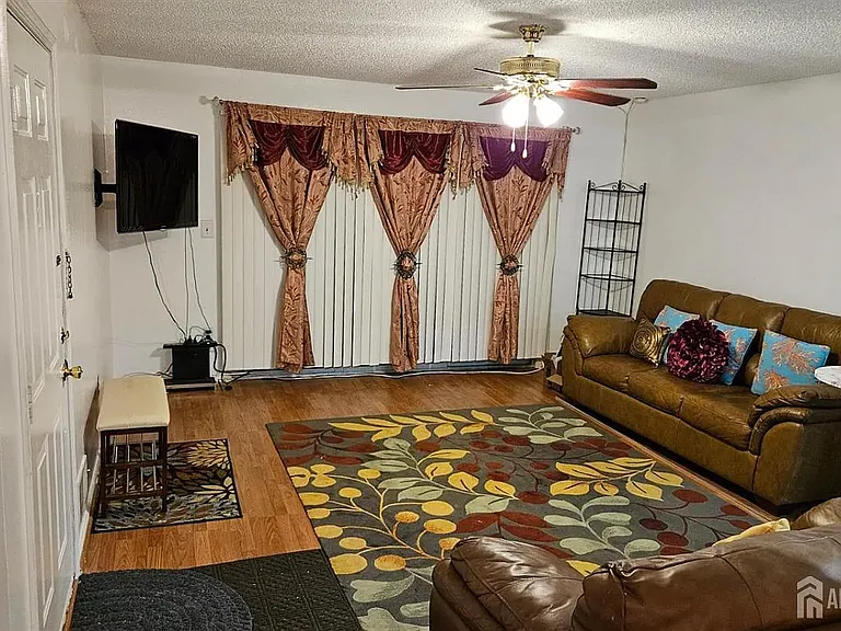73 Rachel Ct — Photo 5