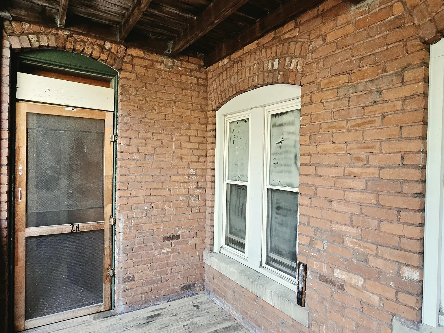2 bed, 800 sqft, $1,600 — Photo 2