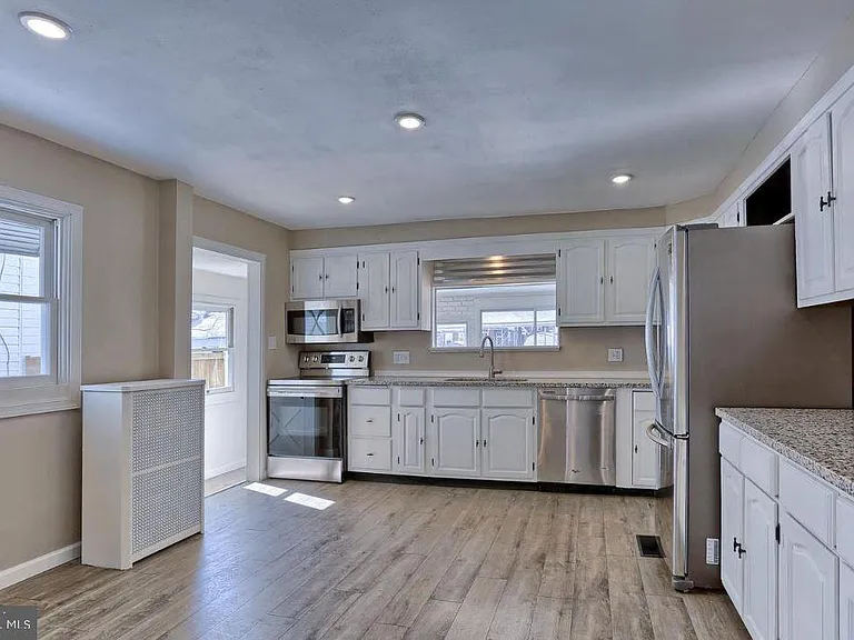3216 Green St — Photo 4