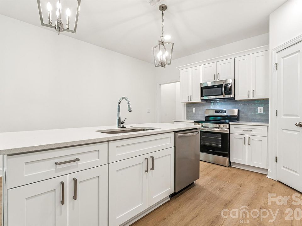 1st image of 2500 Sunset Ave