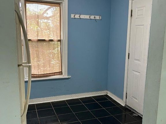 4th image of 116 Church St Unit 2