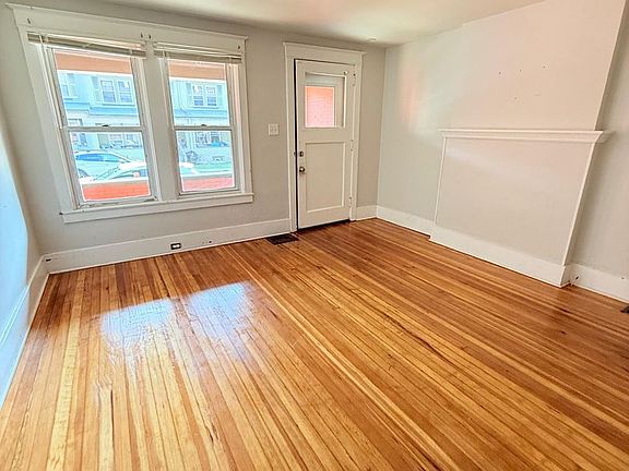2nd image of 200-222 Laurel Ave #206