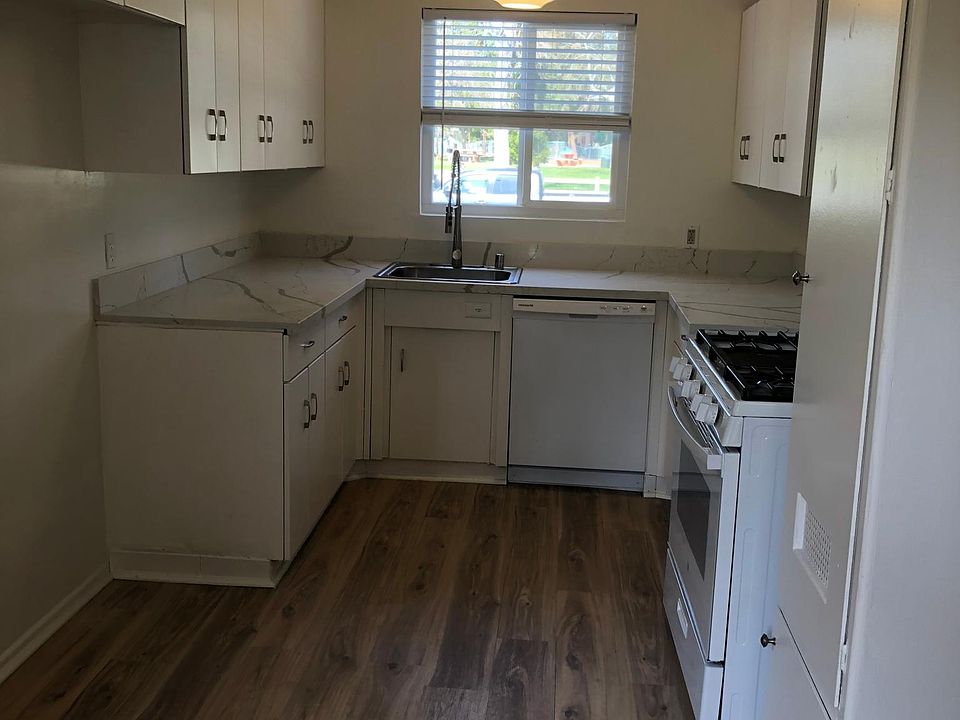 1st image of 12062 Moorpark St APT 1