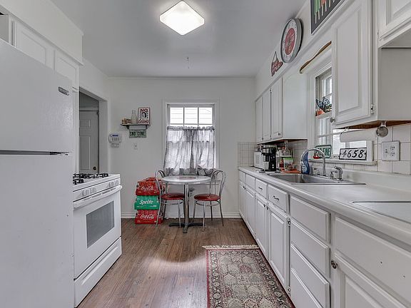 3rd image of 4730 Wentworth Blvd