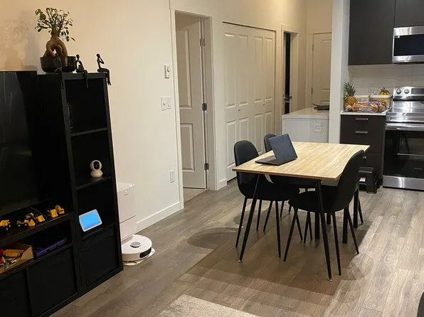 15848 Fraser Hwy #202, Surrey, BC V4N 6X6