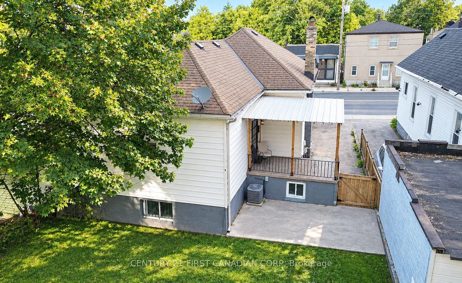 3 bed, $1,750 — Photo 2