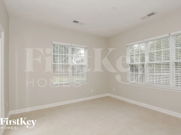 240 Golden Valley Dr — Photo 12