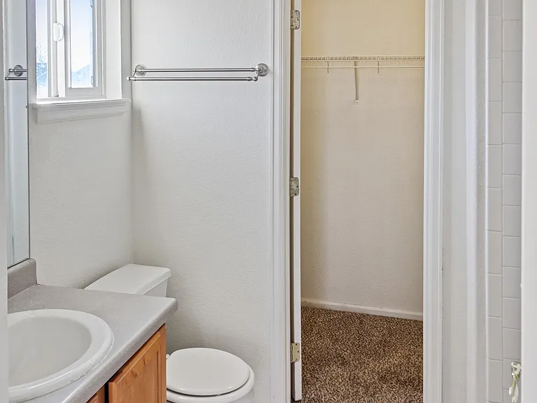1644 Oak Creek Dr — Photo 11