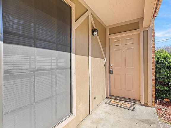 2nd image of 4920 Brianhill Dr APT B