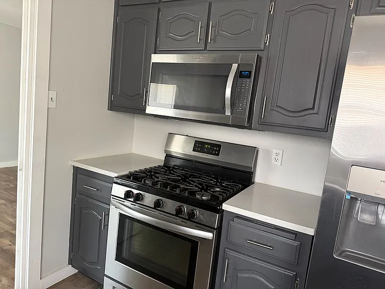 2705 Cambridge St — Photo 4