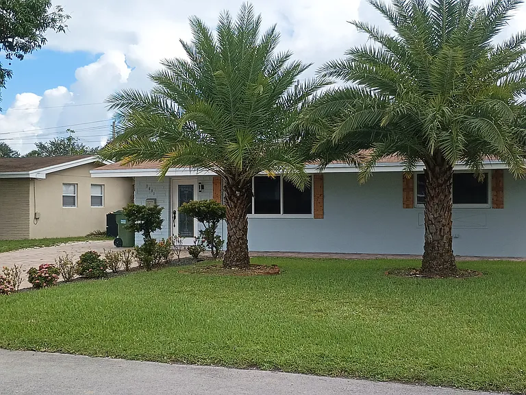 7681 NW 16th Ct — Photo 3