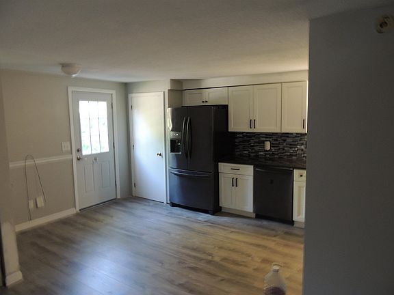 3rd image of 249 Dunbar Street