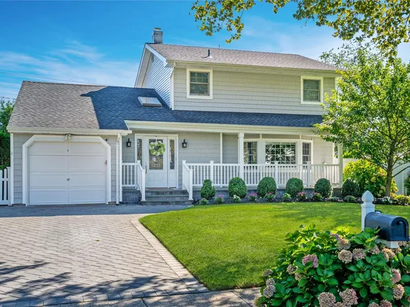 21 Northgate Drive, Greenlawn, NY 11740