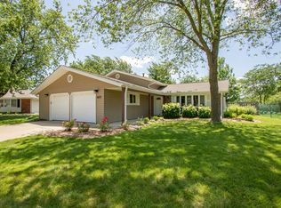 407 Danbury Ct, Schaumburg, IL 60193