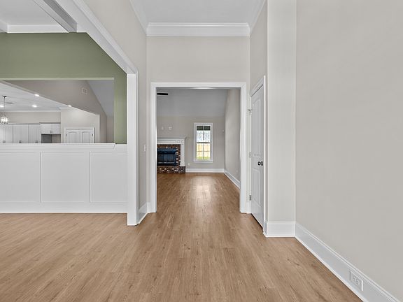 3rd image of 620 Lampart Drive
