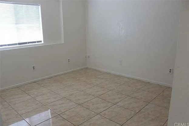 1314 E Laurelwood Dr — Photo 48