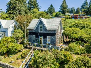 9245 5th St, Bay City, OR