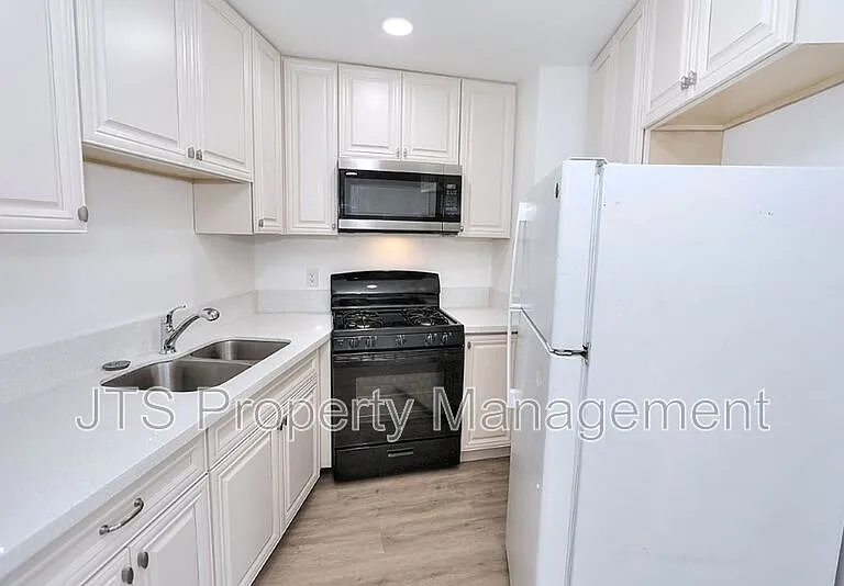 10524 Croetto Way #3 — Photo 24