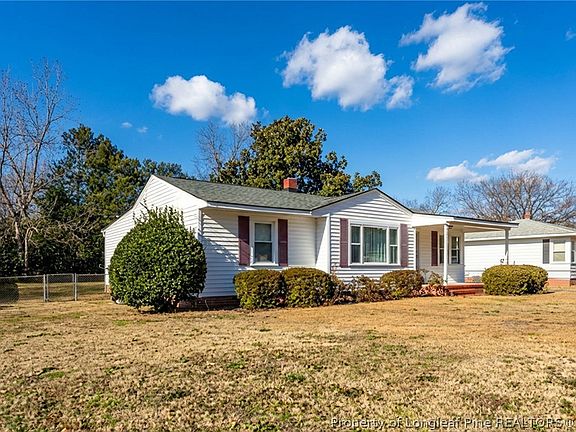 3rd image of 816 Sandalwood Dr