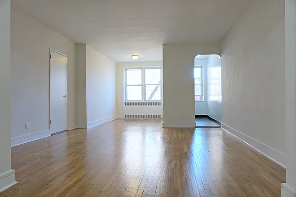 Rented by Metropolitan Equities | media 3