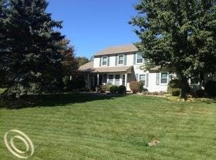 8855 McColl Side Rd, Brighton, MI 48116