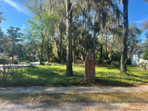 4 Albert St, Beaufort, SC 29902