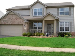 340 Messenger Cir, North Aurora, IL 60542