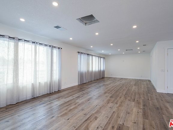 5th image of 18466 Seaforth St