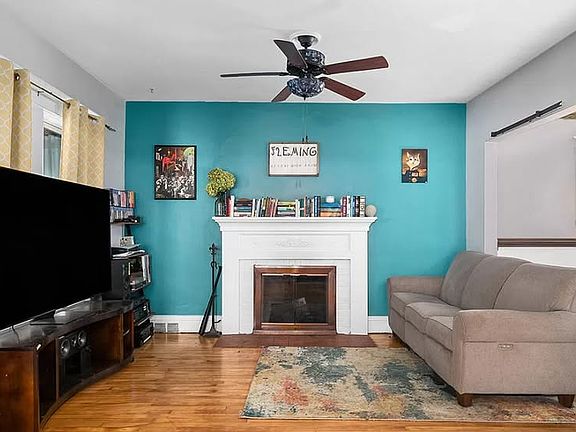 3rd image of 627 Lincoln Ave NW