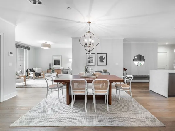 77 Court St #111, Newton, MA 02458