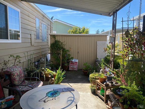 2nd image of 61 - 61 Somerset Drive