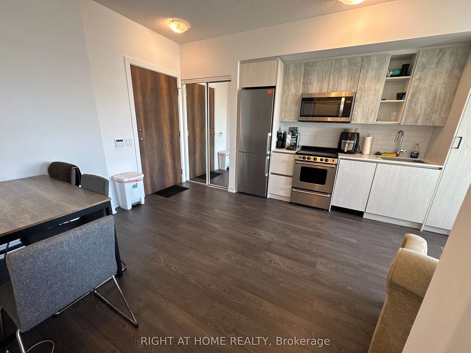 2 bed, $2,275 — Photo 4