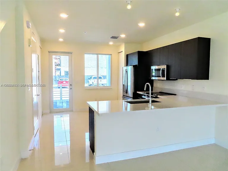 6401 NW 103rd Pl #101 — Photo 5