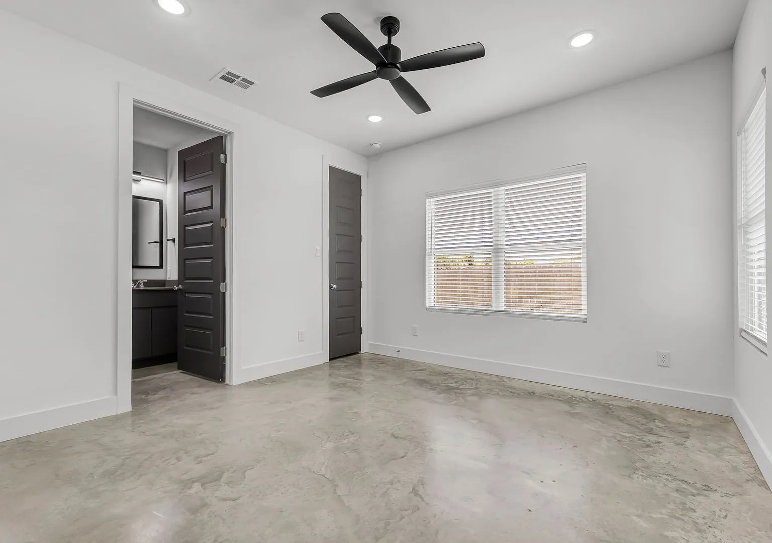 Pre-Lease Fall 2027 Luxury Home In South College Station — Photo 3