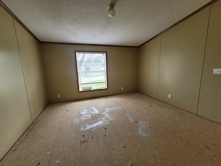 211 E 1st St #33 — Photo 12