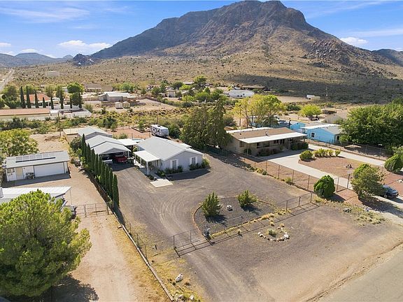 3rd image of 5041 W Camelback Loop