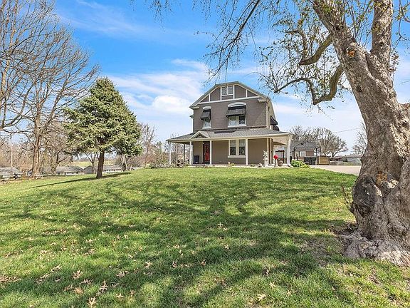 2nd image of 3339 Hill Rd