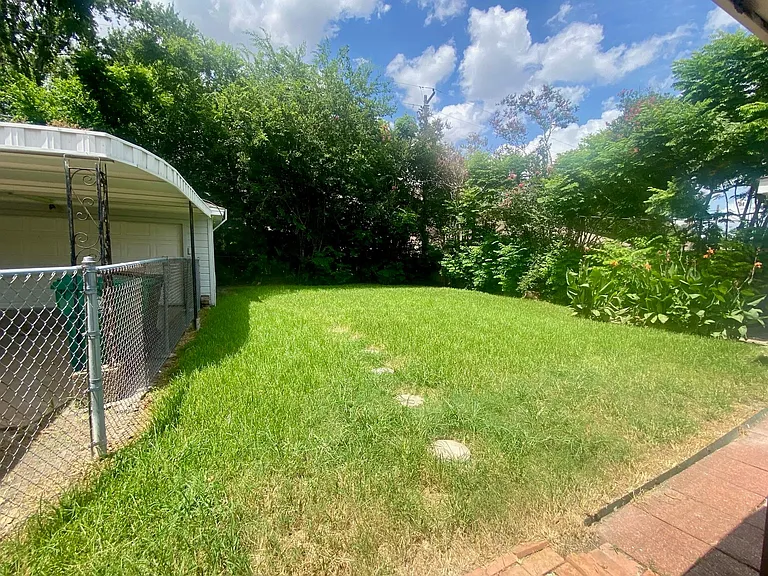 3118 Castlewood St — Photo 43