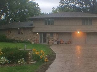 5712 Schaefer Rd, Edina, MN 55436