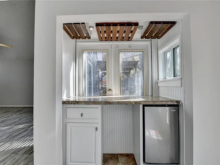 1112 Ashbury Dr — Photo 21