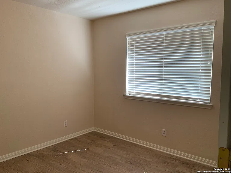 517 Thurber Dr — Photo 12