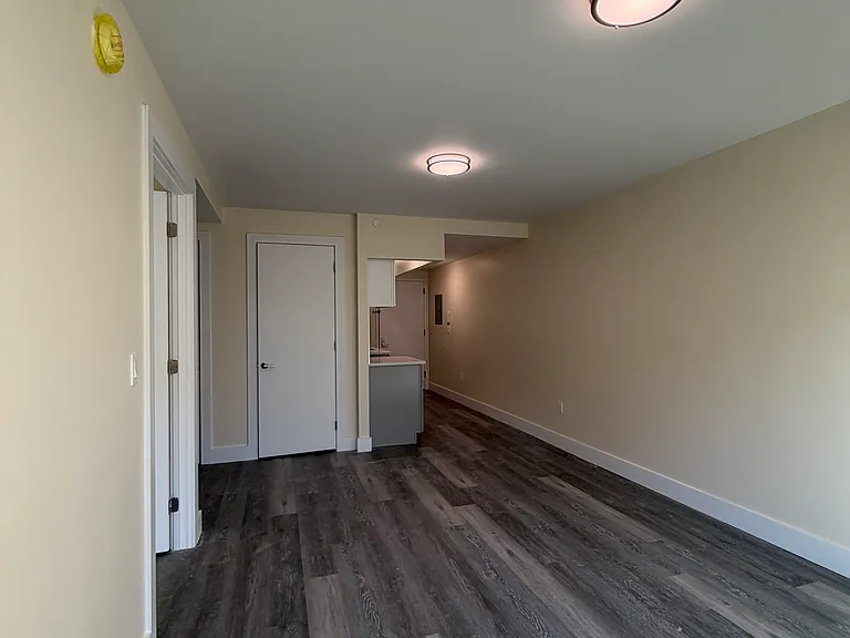 2512 Bronx Park E #A — Photo 17