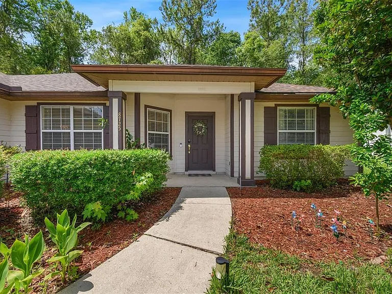 8725 NW 9th Pl — Photo 1