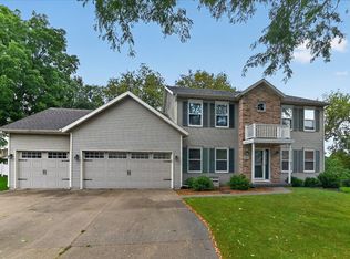 6 Fredericksburg Ct, Madison, WI 53718
