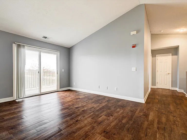 Cross Lake Apartments — Photo 177