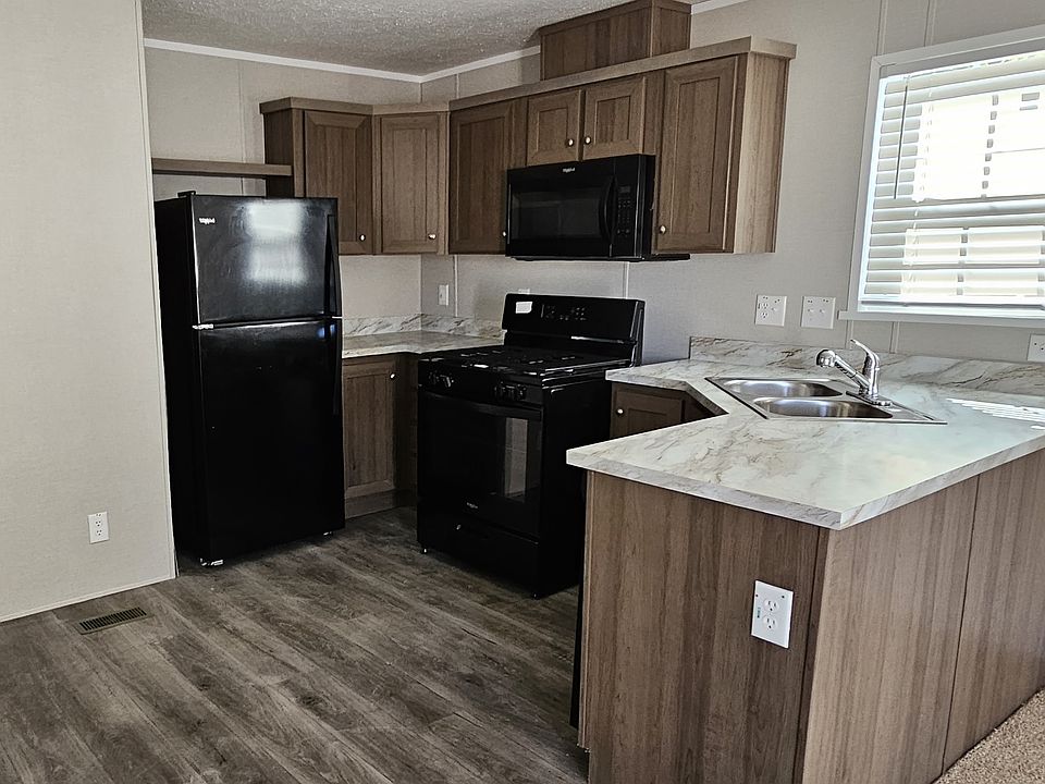 1st image of 2333 Dogwood St #6