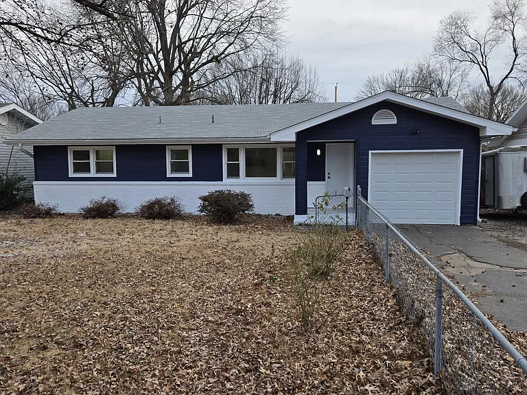 1472 E Berkeley St — Photo 1