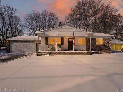 4444 Carmanwood Dr, Flint, MI, 48507