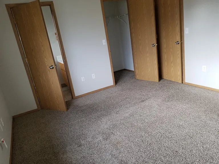 17404 NE 26th Way — Photo 8